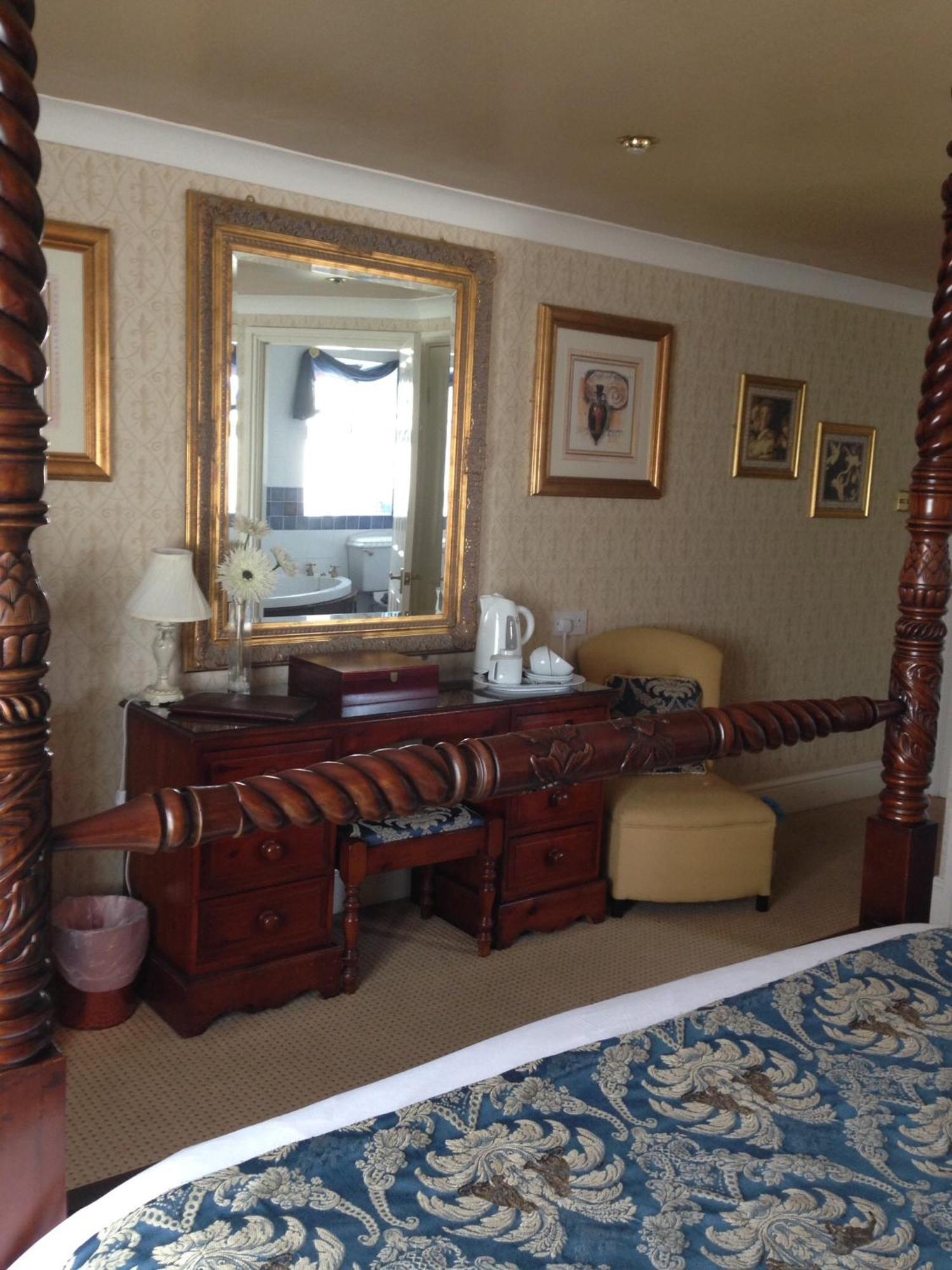 The Old Coach House 4*