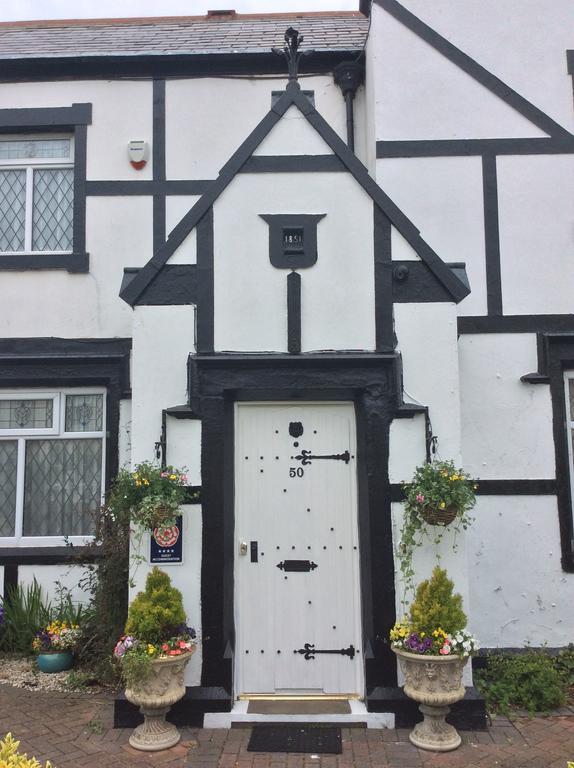 The Old Coach House 4* Blackpool